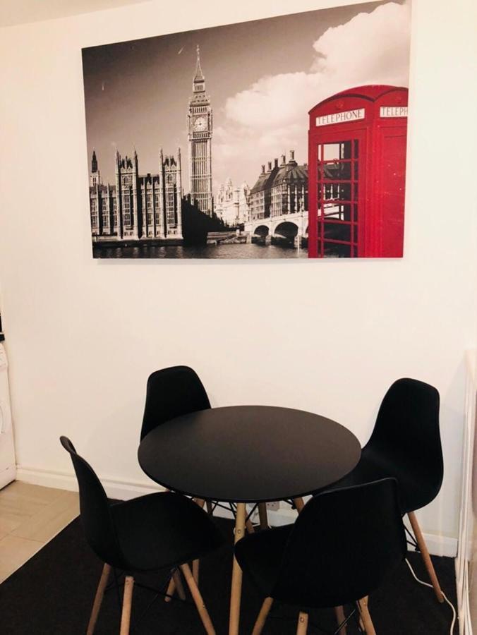 Spacious Studio Flat- Watford Junction & Harry Potter World Exterior photo