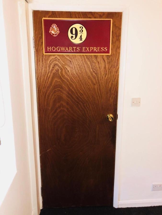 Spacious Studio Flat- Watford Junction & Harry Potter World Exterior photo